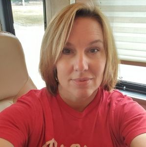 Meet your Posher, Candis